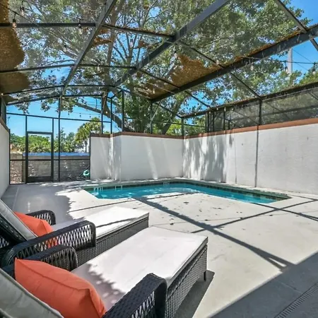 5045 Stylish Home With Private Pool 10 Min From Disney Parks